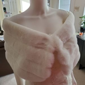 Faux Fur Ivory Stole Size Large